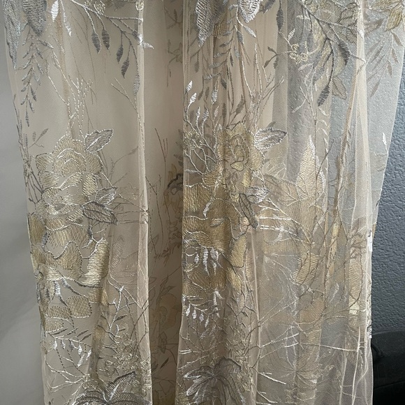 Bebe Deep V Lace Gown - Picture 4 of 7